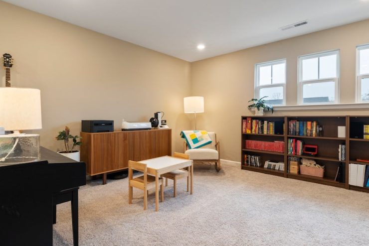 Regał – pułapka basowa do salonu: mebel, który porządkuje książki i dźwięk