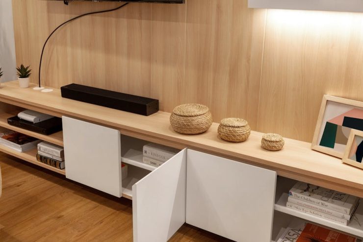 Regał termoaktywny z PCM – mebel, który stabilizuje temperaturę, wygłusza i oszczędza energię