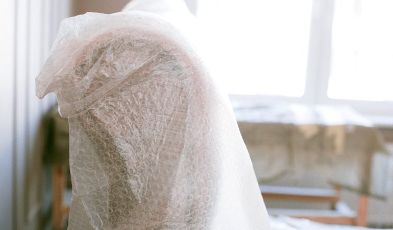 Meble z magazynem ciepła PCM – jak szafa i ława mogą chłodzić latem i dogrzewać zimą