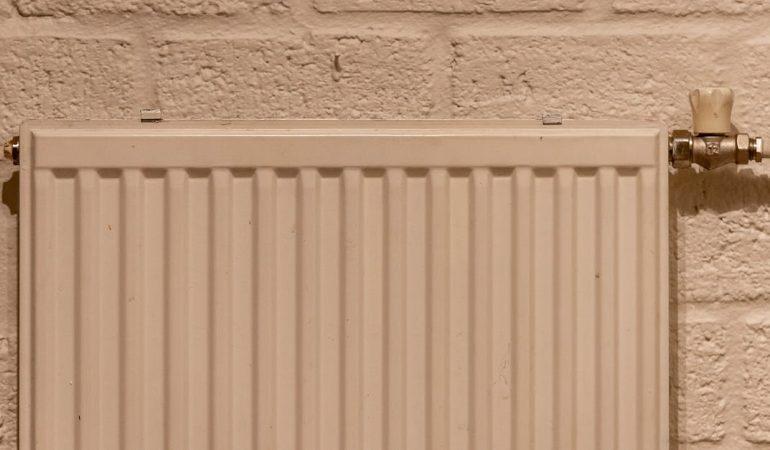 Biopanele konopno-gliniane z matą kapilarną – ściana, która grzeje, chłodzi i reguluje mikroklimat